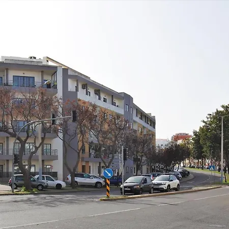 Apartamento Lovely 2 -bedroom Vacation In *