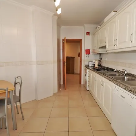 Lovely 2 -bedroom Vacation In Apartment