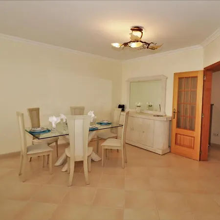Lovely 2 -bedroom Vacation In *