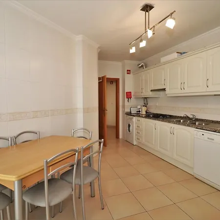 Apartamento Lovely 2 -bedroom Vacation In *